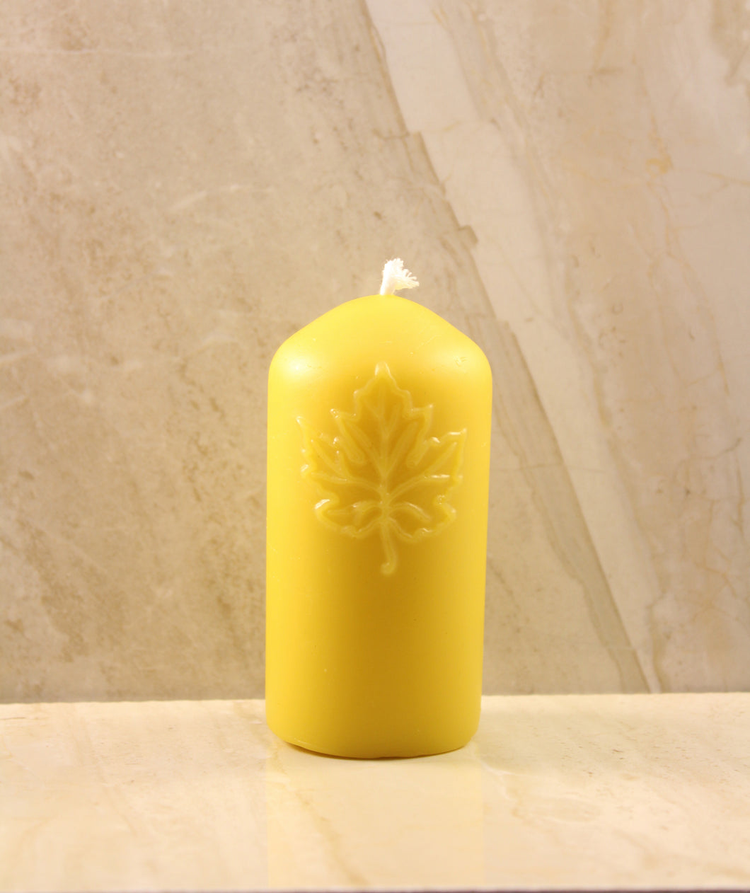 Maple Leaf Beeswax Candle (Medium) 1.75